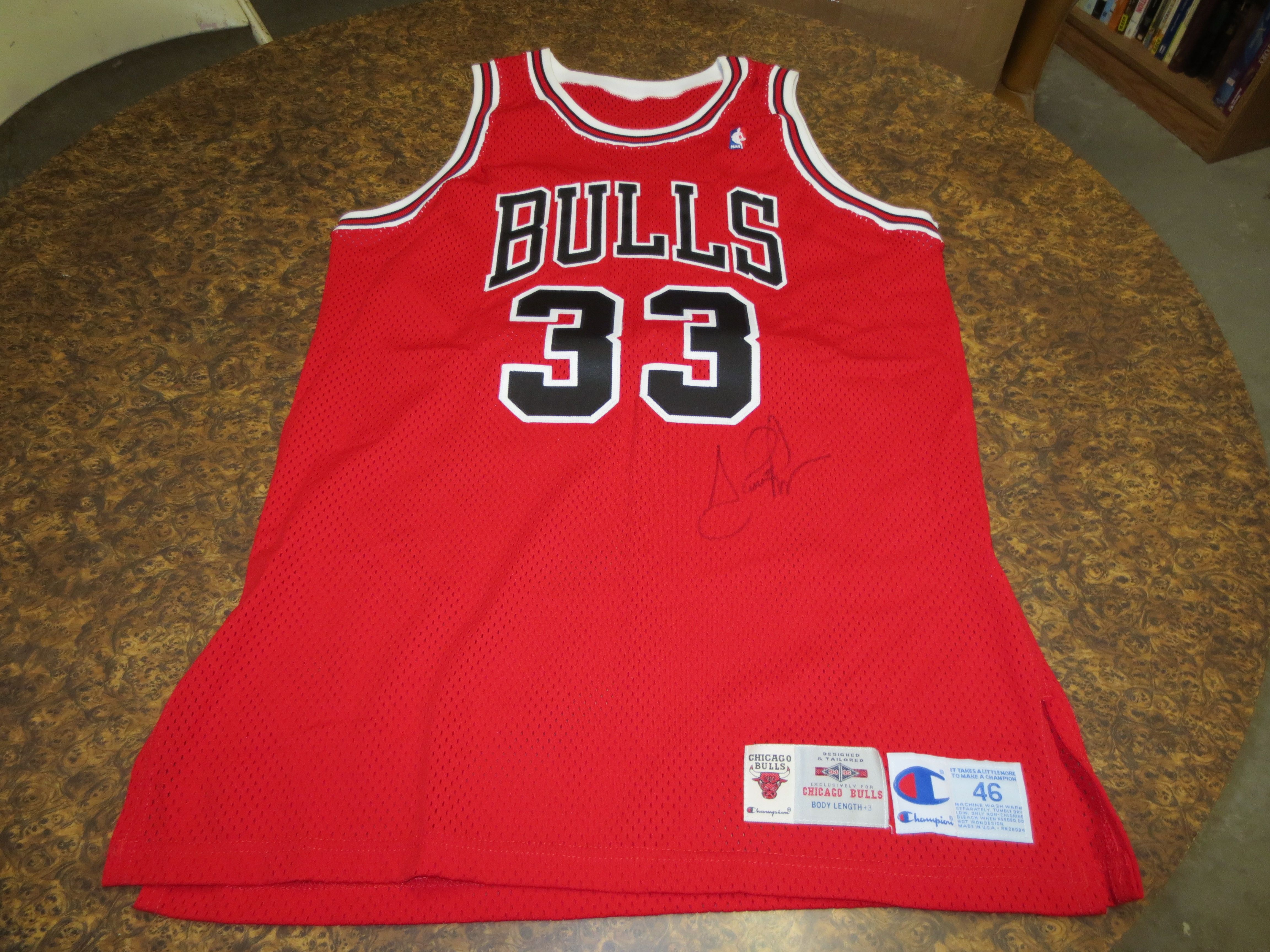 autographed scottie pippen jersey