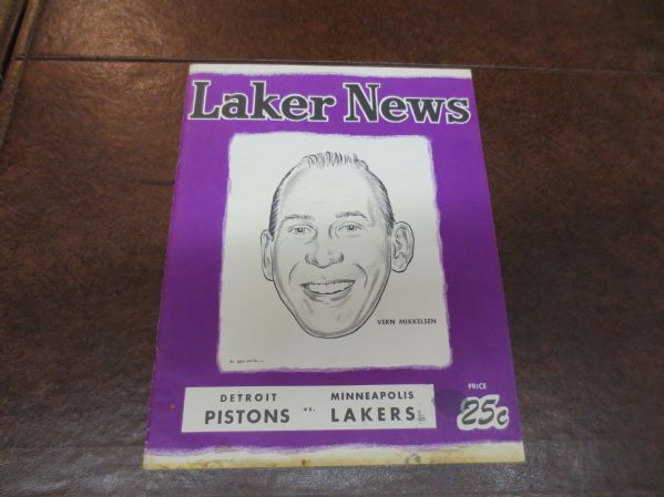 1958-59 Minneapolis Lakers basketball program vs. Detroit Pistons Elgin Baylor rookie Vern Mikkelsen cover