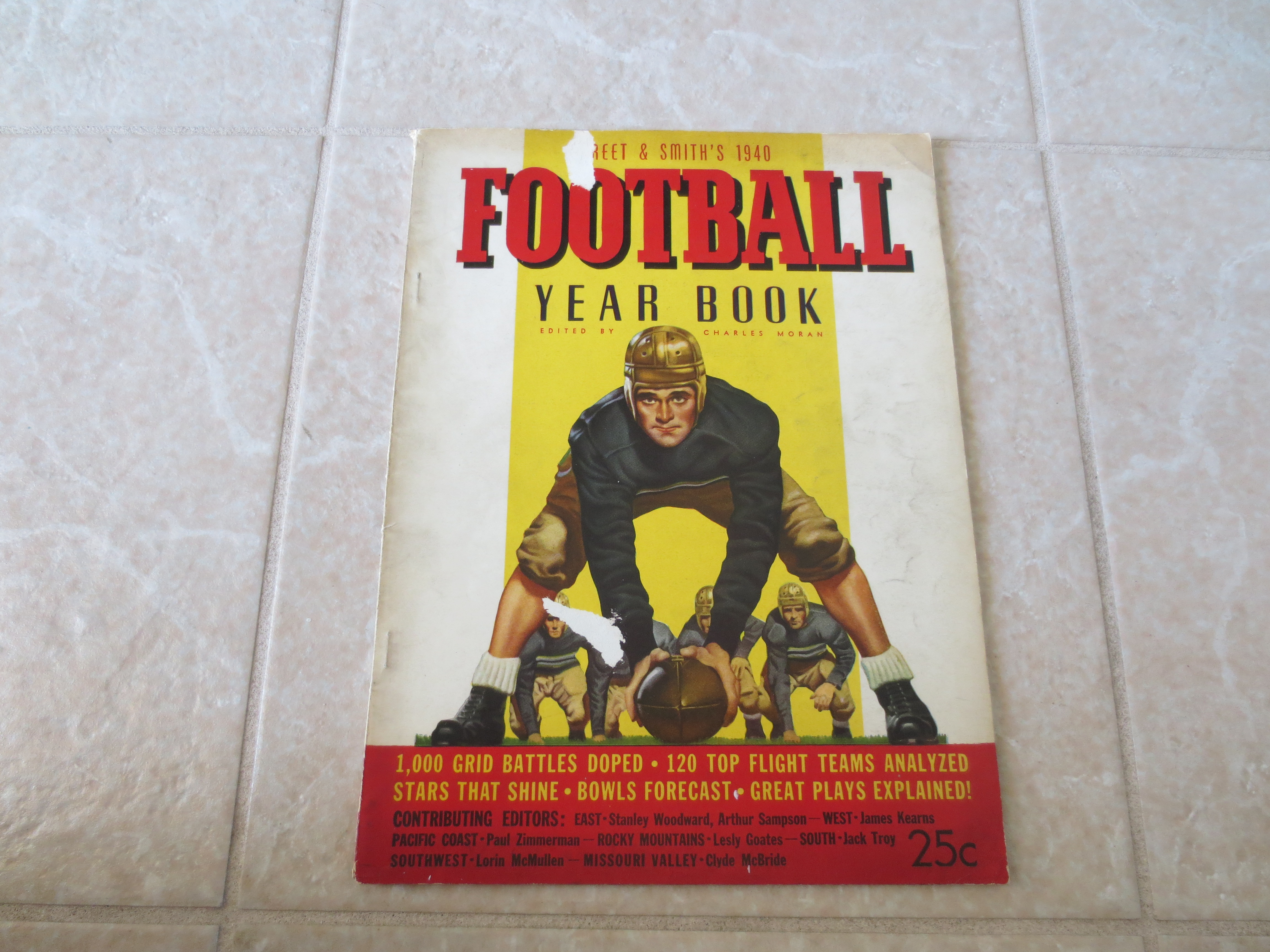 Lot Detail 1940 Street and Smith's Football Pictorial Year Book ISSUE