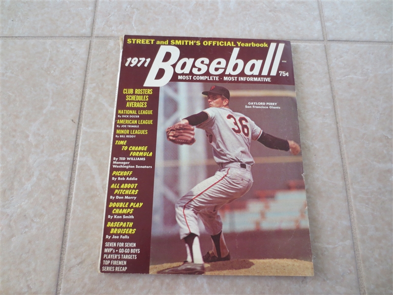 1971 Street and Smith's Official Baseball Yearbook Gaylord Perry cover