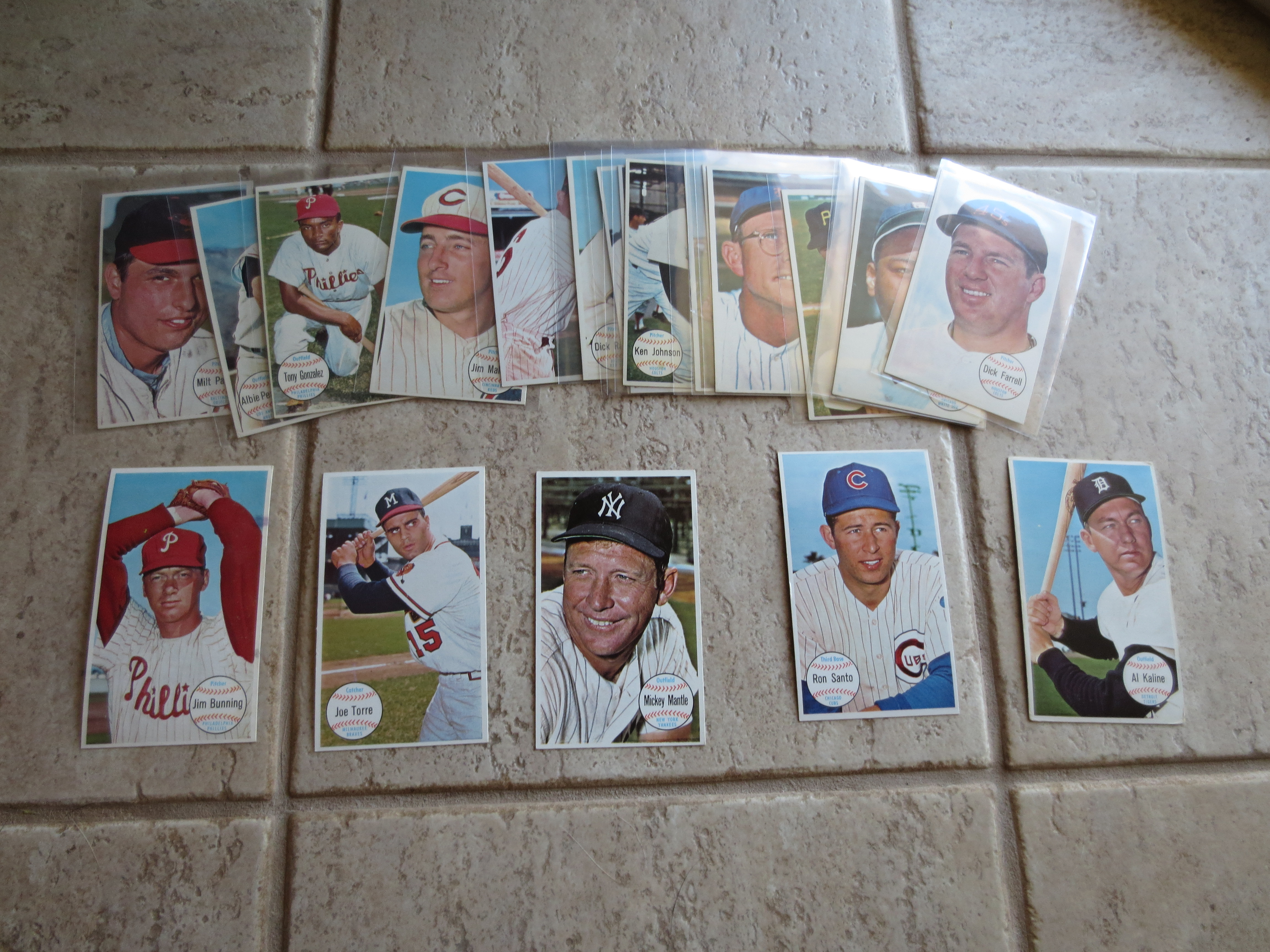 Lot Detail - (24) 1964 Topps Giants baseball cards including Mickey