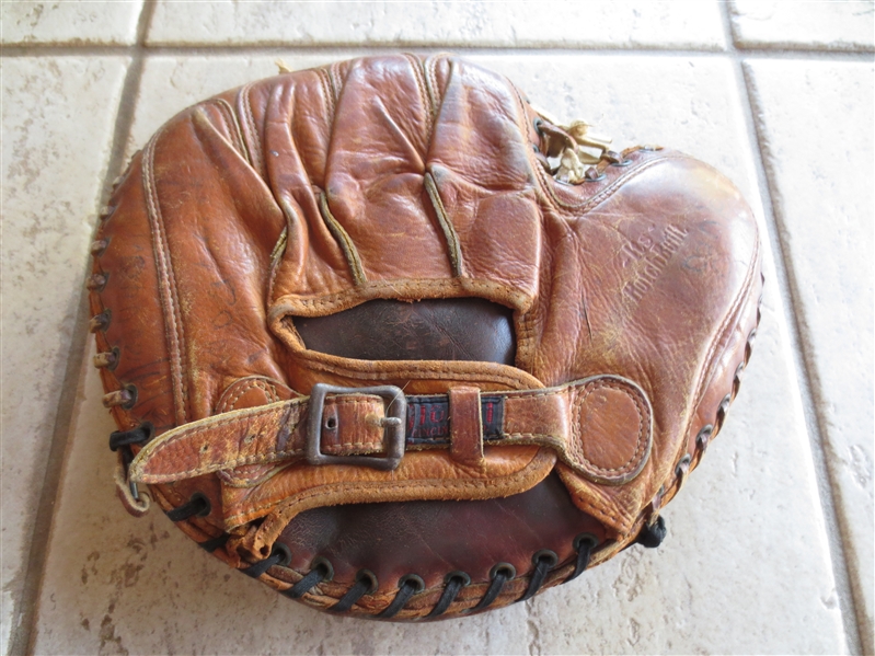 1940's Willard Hershberger Hutch Model 246 Catchers Mitt Glove with Cloth Label  Committed Suicide during season with Cincinnati Reds