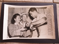 1941 Joe Louis Training Camp Original Photo with Actors Burgess Meredith and Olivia De Haviland